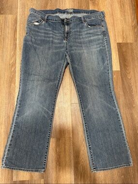 Old Navy Women's Boot-Cut Jeans in Medium Blue Wash